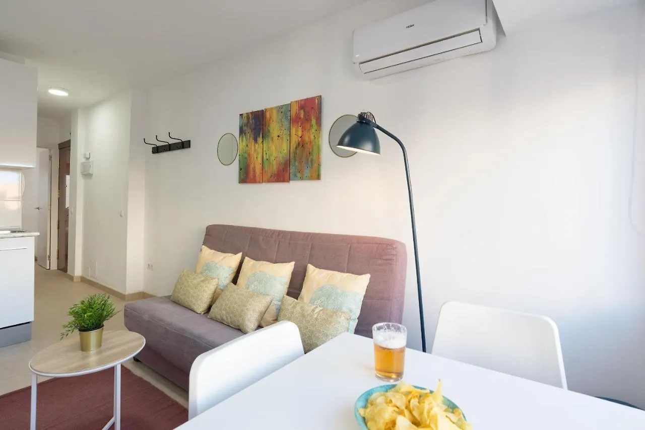 Mp7 Renovated Apartment Right On The Beach 700 Meters Away From Old Town Málaga 0*,