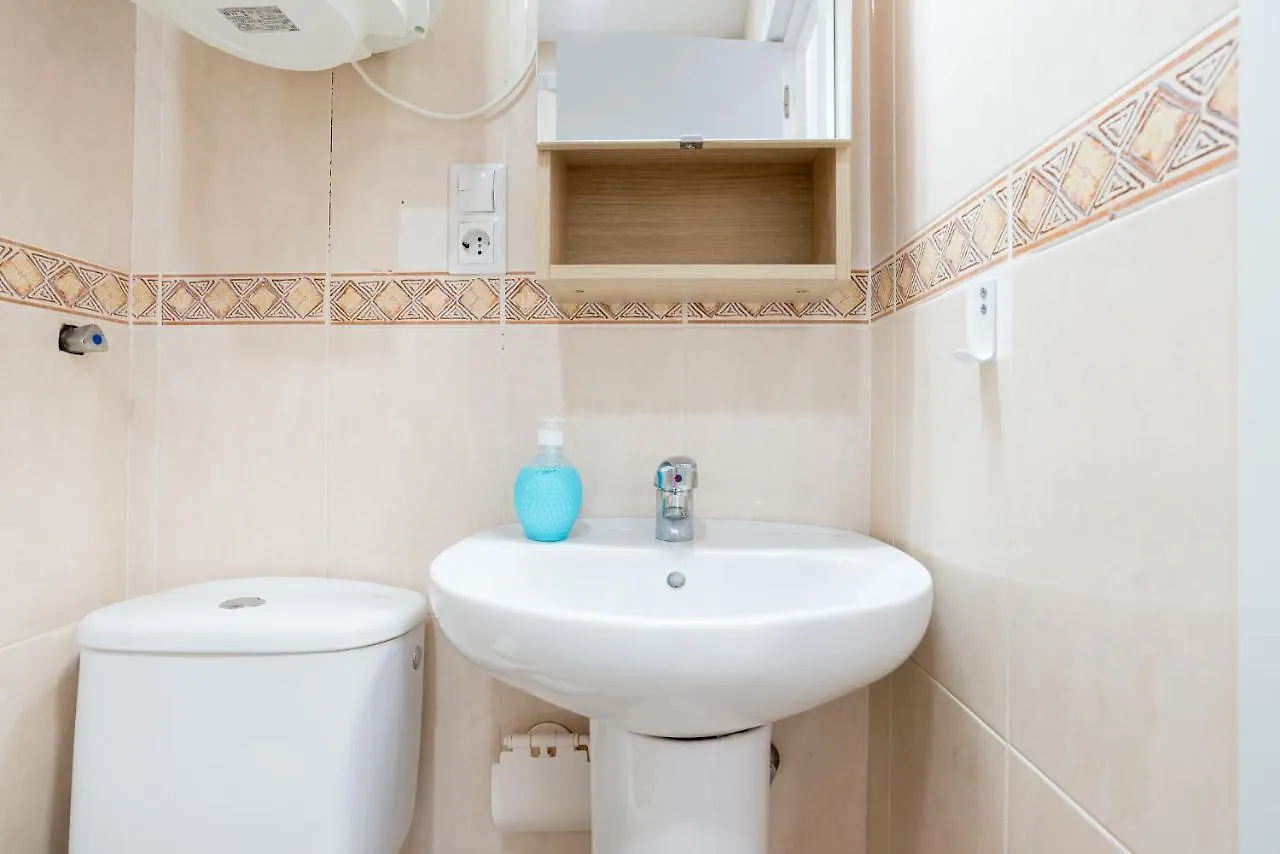 Mp7 Renovated Apartment Right On The Beach 700 Meters Away From Old Town Málaga