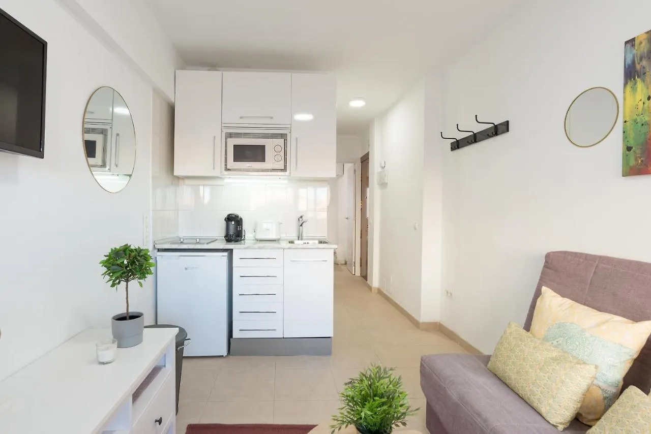 Mp7 Renovated Apartment Right On The Beach 700 Meters Away From Old Town Málaga